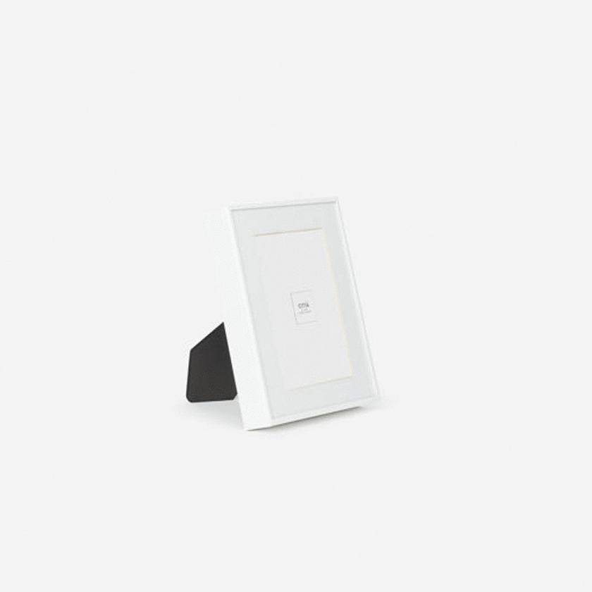 Citta Metal Photo Frame - White (Photo 4x6in) 15x3.5x20cmh