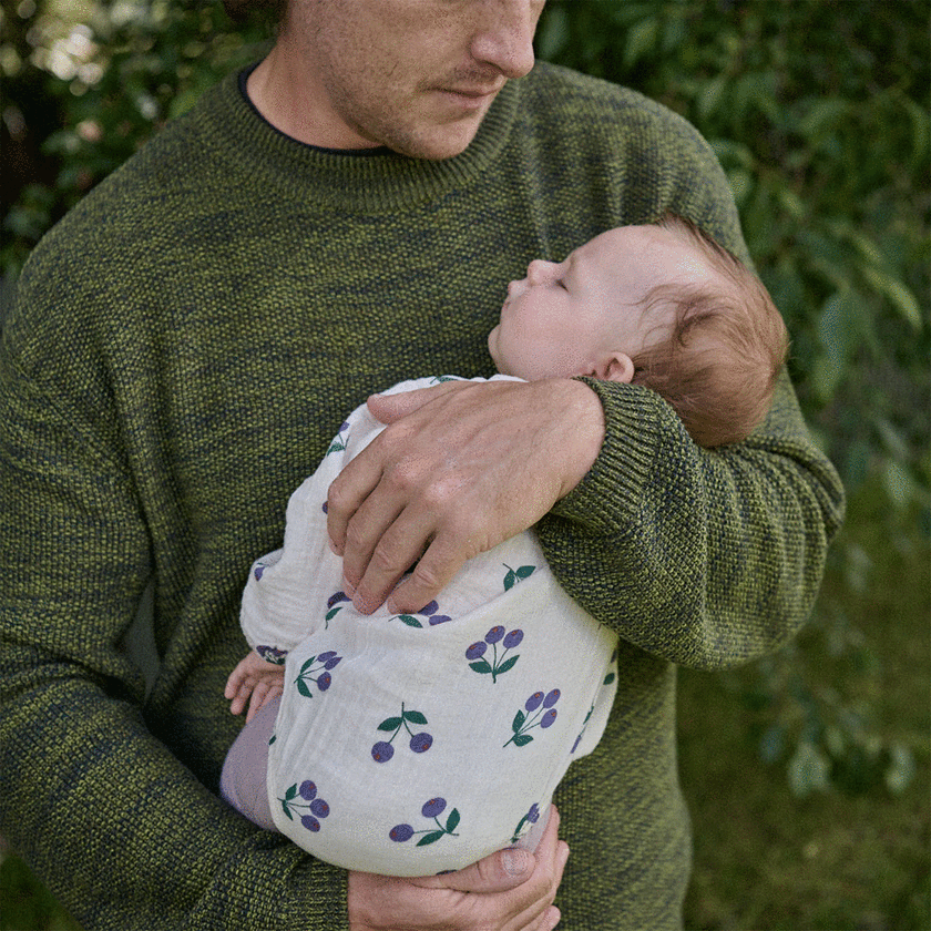 Nature Baby Meadow Bodysuit - Winter Berry Natural Print