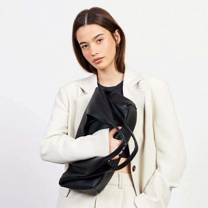 Saben Kip Shoulder Bag - Black Lightly Milled